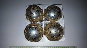 4 PALLE PERLINATE CM.8 BEIGE/CREMA